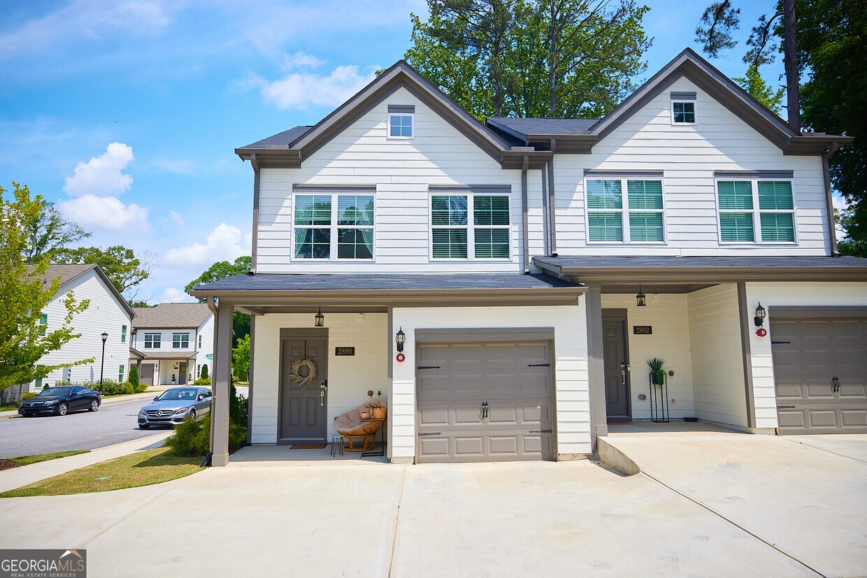 Primary Photo - 2890 Regal Park Dr NW