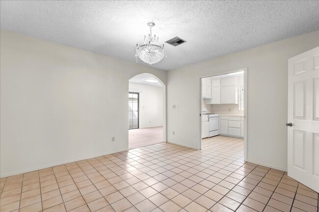 Building Photo - Charming Alhambra Traditional with Bonus R...