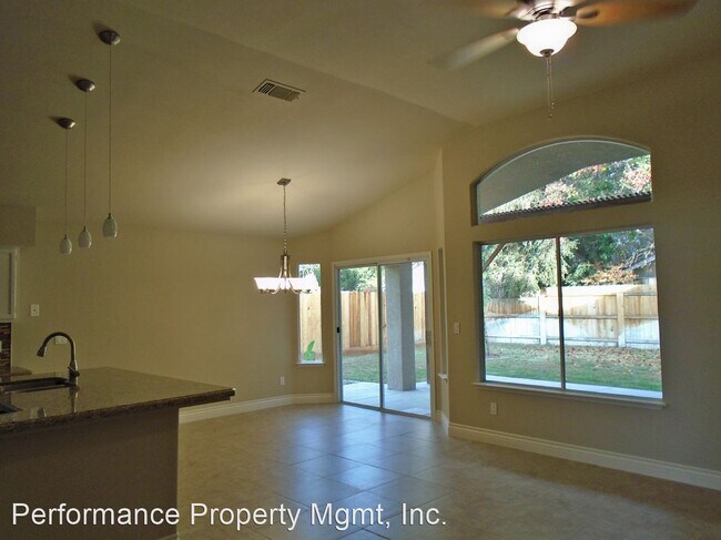 Foto del edificio - 3 br, 2 bath House - 5622 W. Chennault Ave.