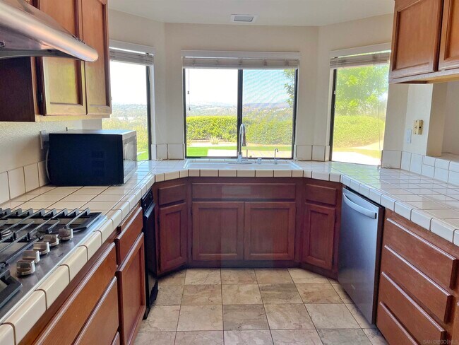 Building Photo - 668 Inspiration Ln