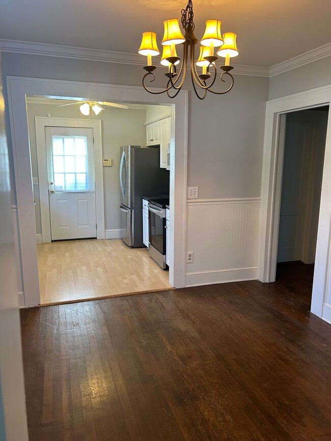 Building Photo - Greenville, 3BD/1BA, 1024+/-SF