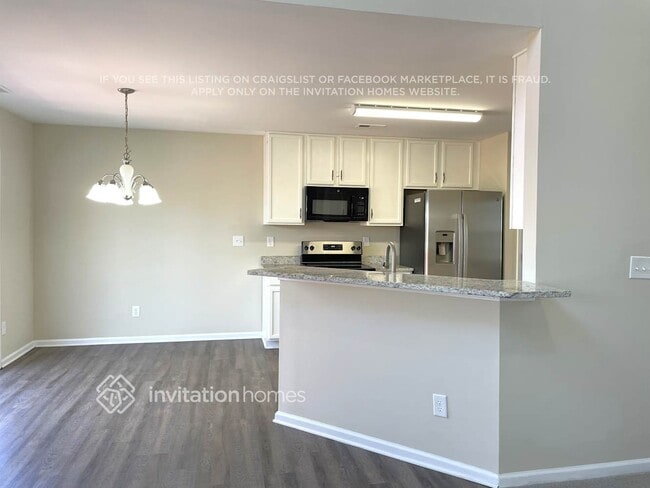 Building Photo - 733 Carly Court