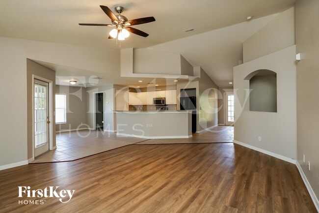 Foto del edificio - 1002 NE 33rd Ln