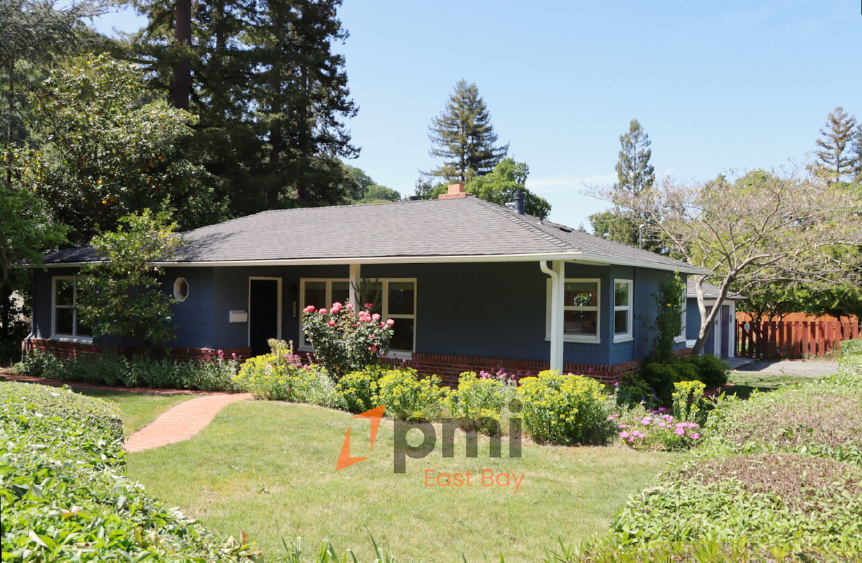 Primary Photo - Move-In Ready 3-Bed Haven with Private Cou...