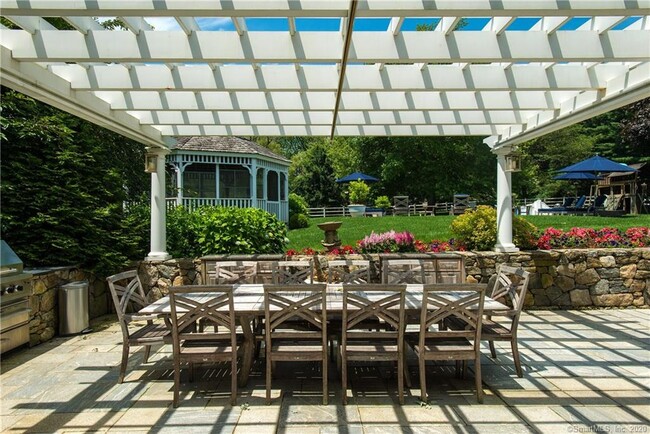 Foto del edificio - 345 Greens Farms Rd