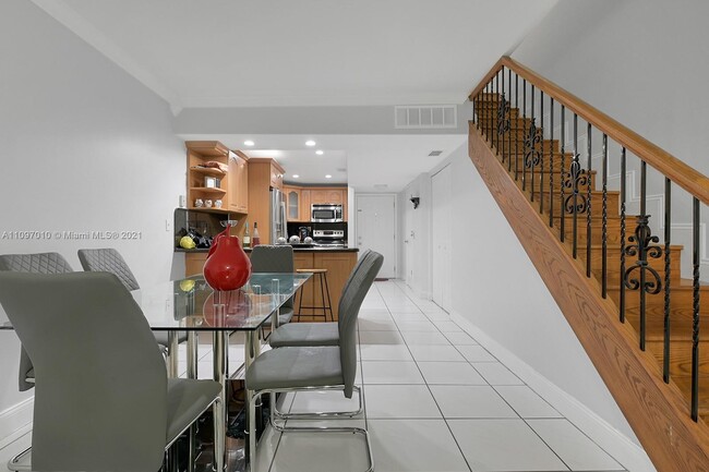 Foto del edificio - 1555 W 44th Pl