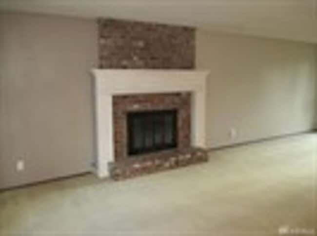 Building Photo - Woodinville Kingsgate Split