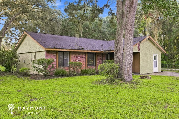 Foto del edificio - Inviting 3-Bedroom Home in Ridge Manor, FL