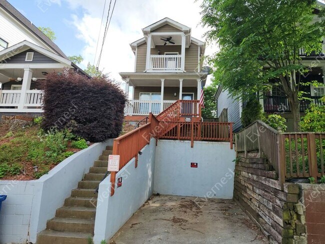 Building Photo - 157 Little St SE