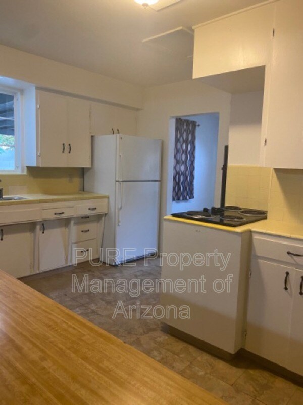 Building Photo - 844 W Rio Salado Pkwy