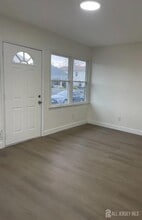 Building Photo - 84 Seabreeze Way