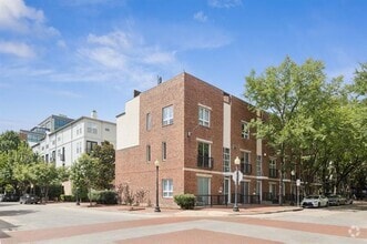 Building Photo - 3003 State St