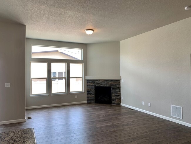 Building Photo - Main-Floor Living Meets Modern Comfort in Enclaves at Mountain Vista