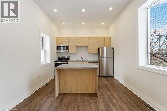 Photo du bâtiment - 16 Murray St W