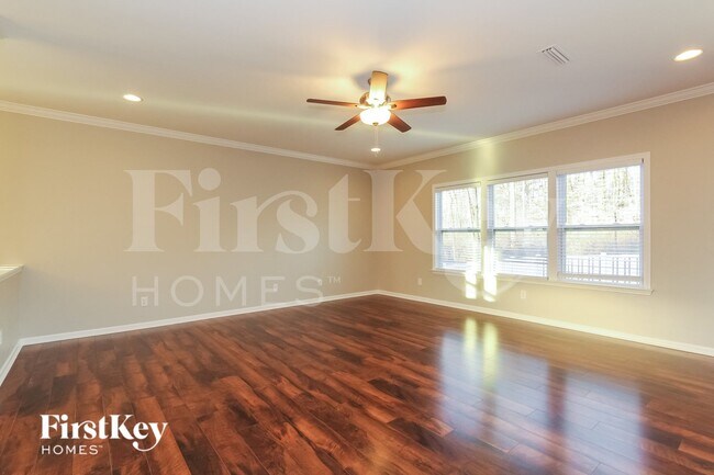 Building Photo - 3845 Streamside Dr