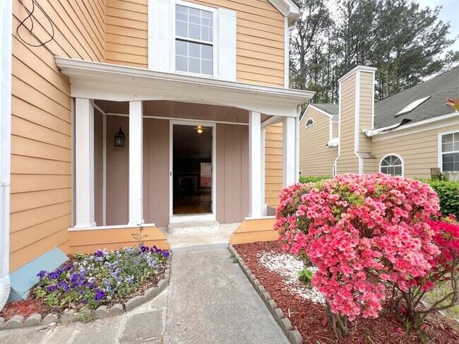 Foto del edificio - 790 Hampton Hill Ct