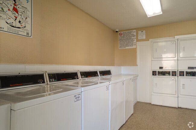 2410 S Kirkwood Rd Laundry Center - The Park at Pisa