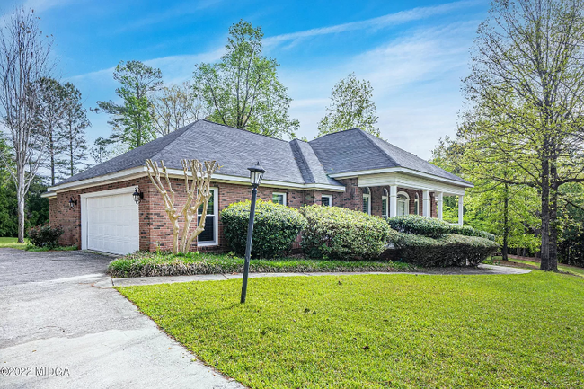 Foto del edificio - 205 Saddle Creek Ct