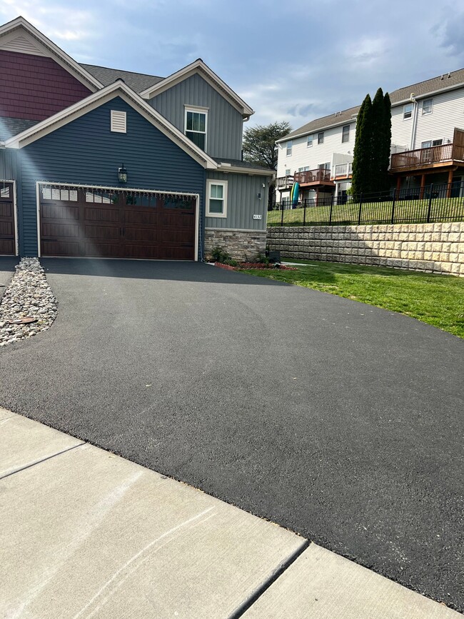 Building Photo - 4132 Orrs Town Ct