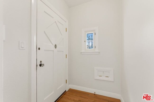 Foto del edificio - 123 N Orange Dr