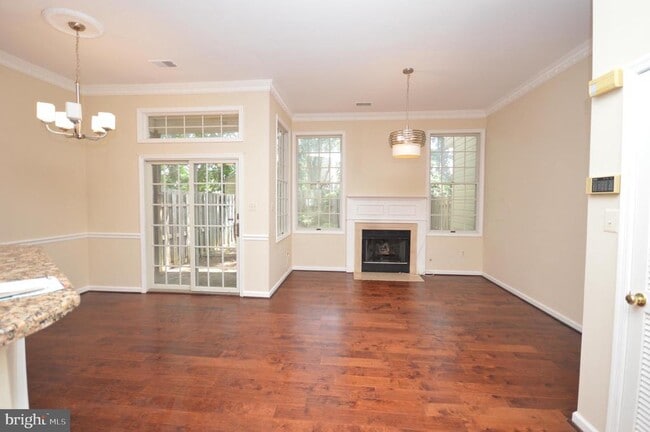 Building Photo - 112 W Park Dr