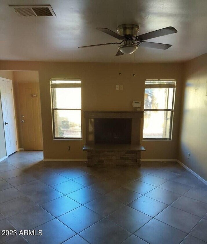 Foto del edificio - 3511 E Baseline Rd