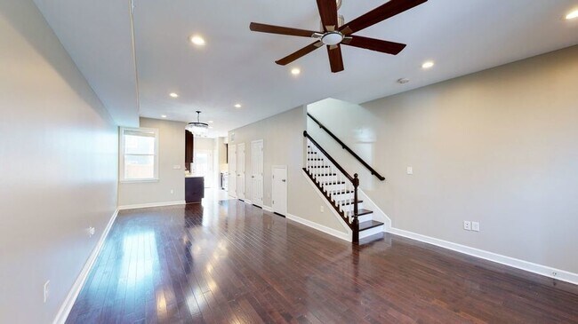 Building Photo - Beautiful Town Home Steps from H Street! P...