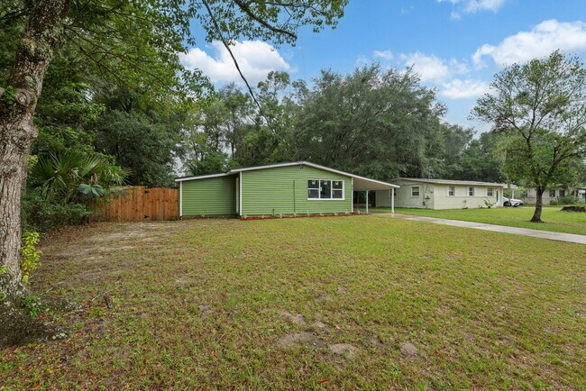 Foto del edificio - 8514 Oak Leaf Rd