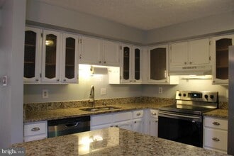 Building Photo - 6821 Montivideo Square Ct