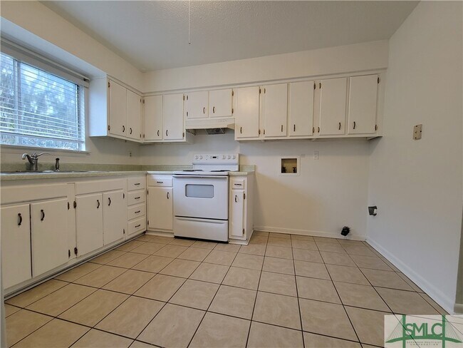 Foto del edificio - 527 Tibet Ave