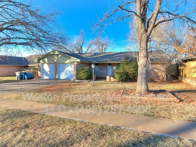 Building Photo - 1011 Crown Dr