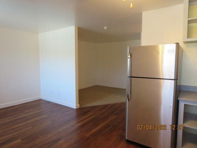 Building Photo - bedroom in Windsor CA 95492