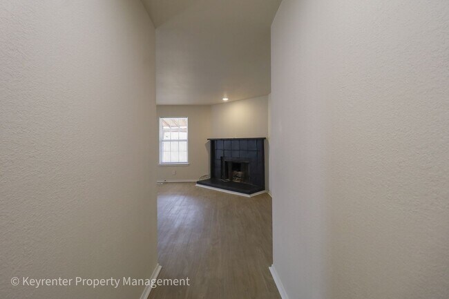 Foto del edificio - E 31st Ct Duplex