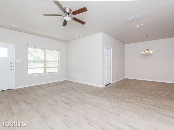 Foto del edificio - 3 br, 2 bath Duplex - 2541 Leroy Lane B