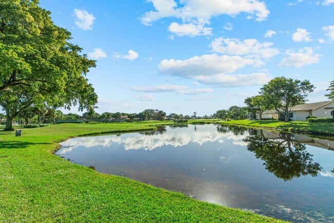Foto del edificio - 5605 Forest Oaks Terrace
