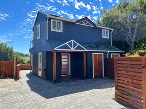 Building Photo - 3012 SE Franklin St