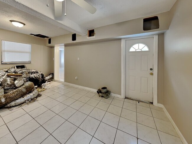 Foto del edificio - Beautiful Single Family Home! Coming Soon!