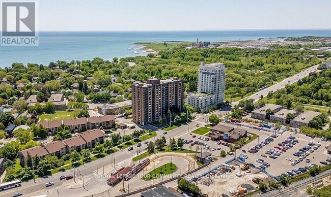 Building Photo - 3845-3845 Lake Shore Blvd W