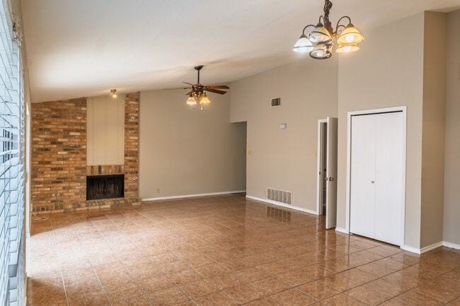 Building Photo - 13207 Larkwalk St