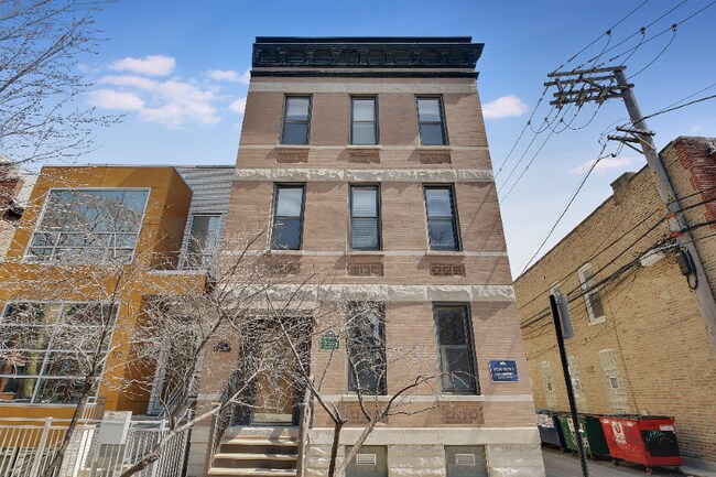 Foto del edificio - 1615 N Wood St