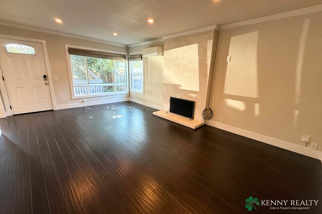 Foto del edificio - 3 Bedroom, 2 Bathroom (Main House + ADU) -...
