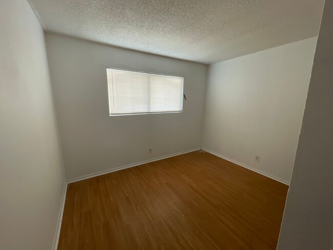 Foto del edificio - 705 Morgan Ave