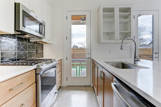 Building Photo - 4403 Hank Ave