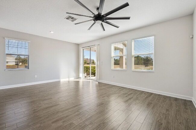 Foto del edificio - Spacious 3-Bedroom, 2.5 Baths Townhouse Retreat in Prime Orlando Location!