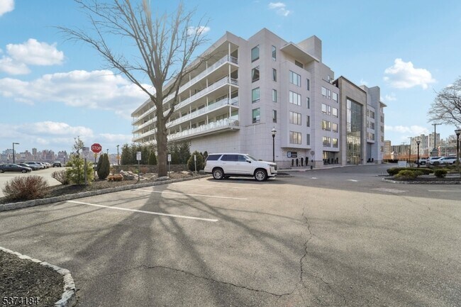 Foto del edificio - 3 Somerset Ln