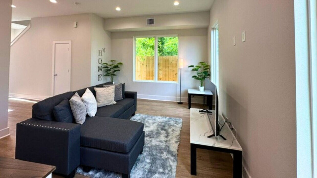 Foto principal - 835 Dorchester St