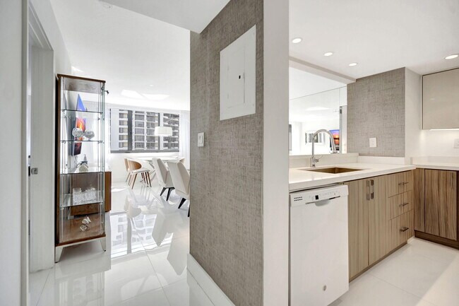 Foto del edificio - 540 Brickell Key Dr