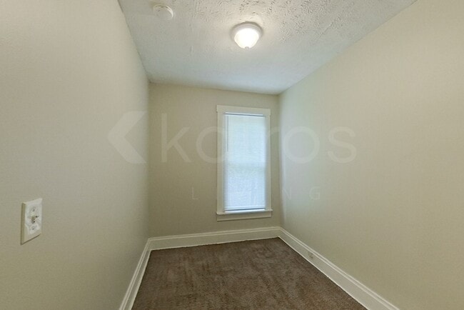 Building Photo - 964-966-966 Oakwood Ave