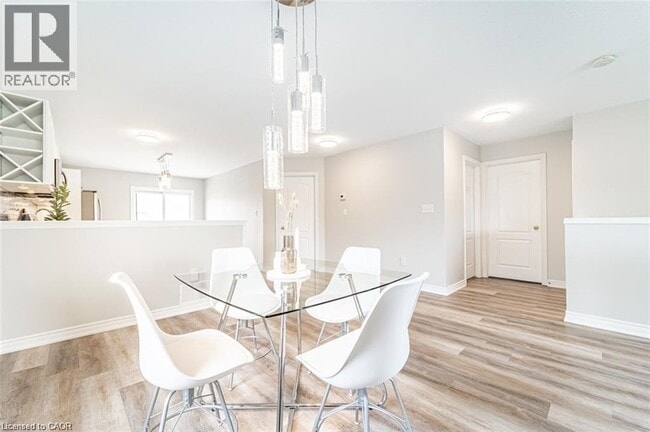 Photo du bâtiment - 12 Shadetree Crescent