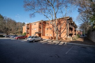 Building Photo - 250 Little St